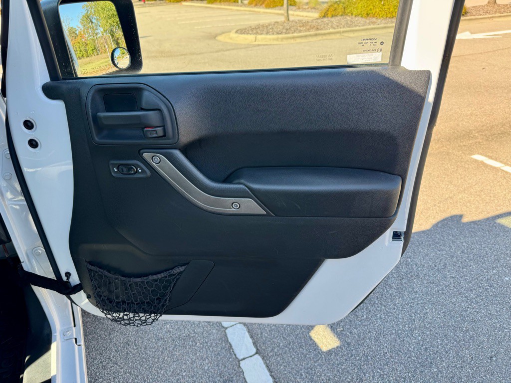 2015 Jeep Wrangler Image 15