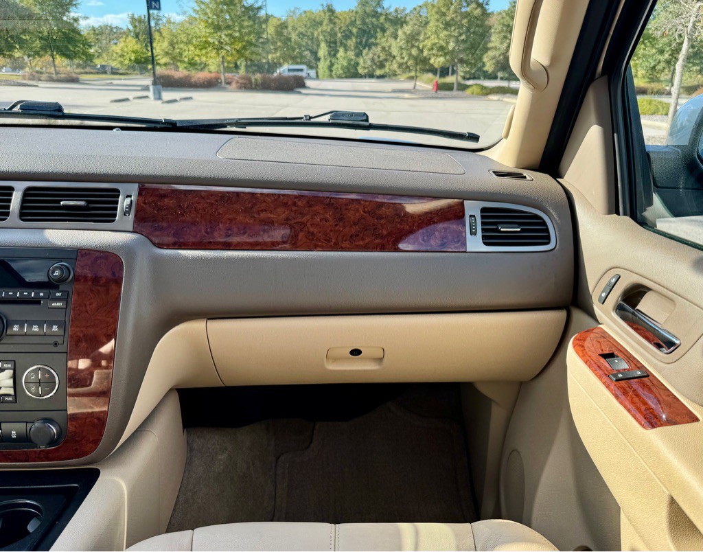 2014 Chevrolet Tahoe Image 23
