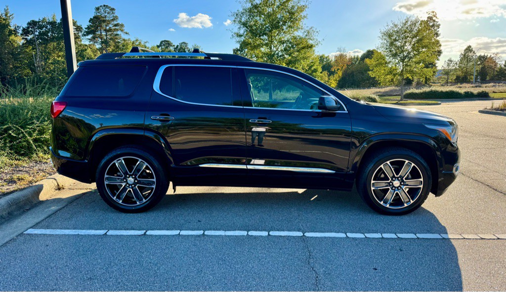 2017 GMC Acadia Image 4