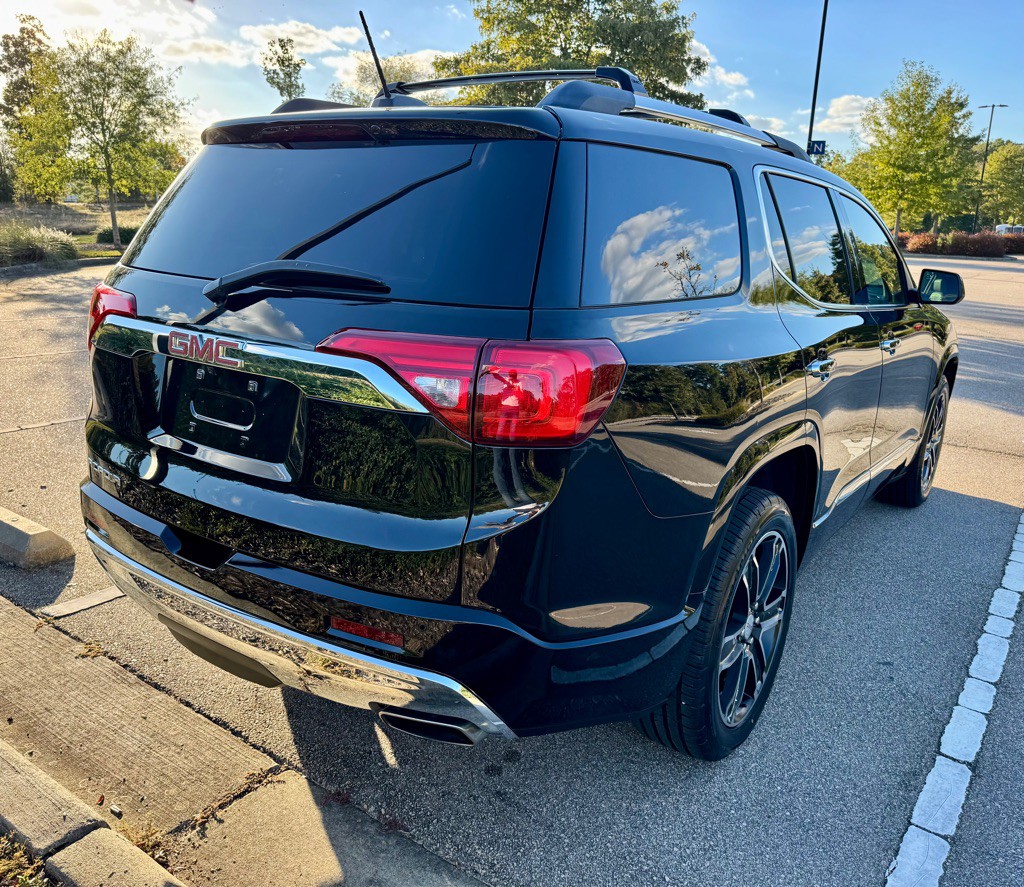 2017 GMC Acadia Image 5