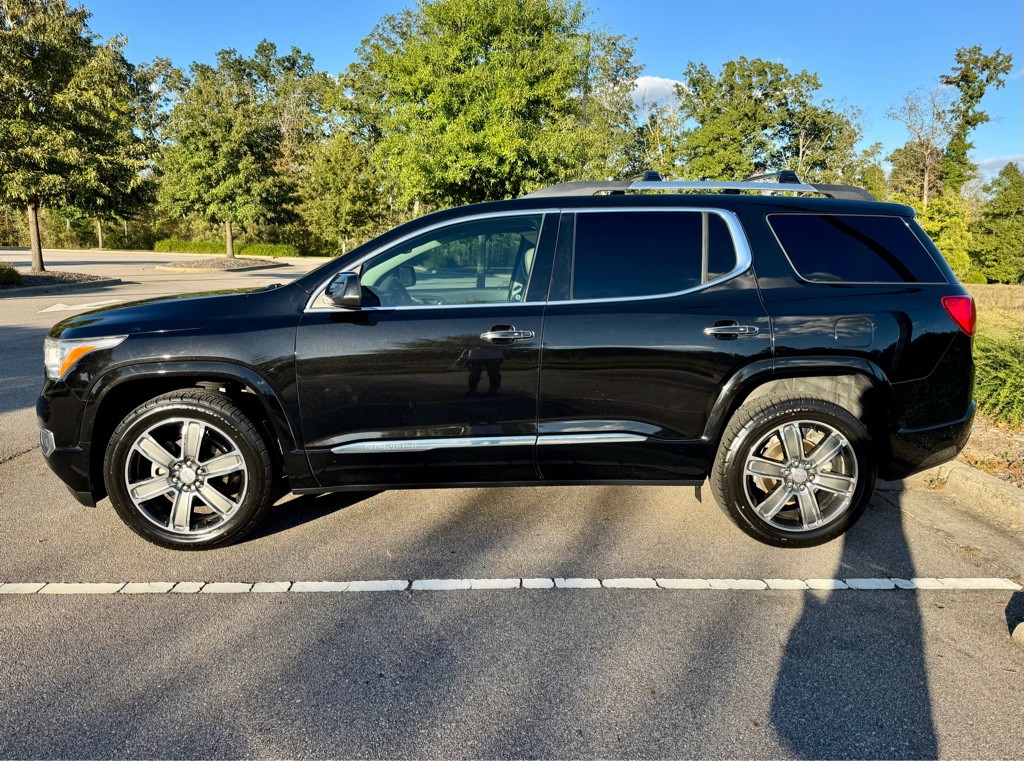 2017 GMC Acadia Image 8