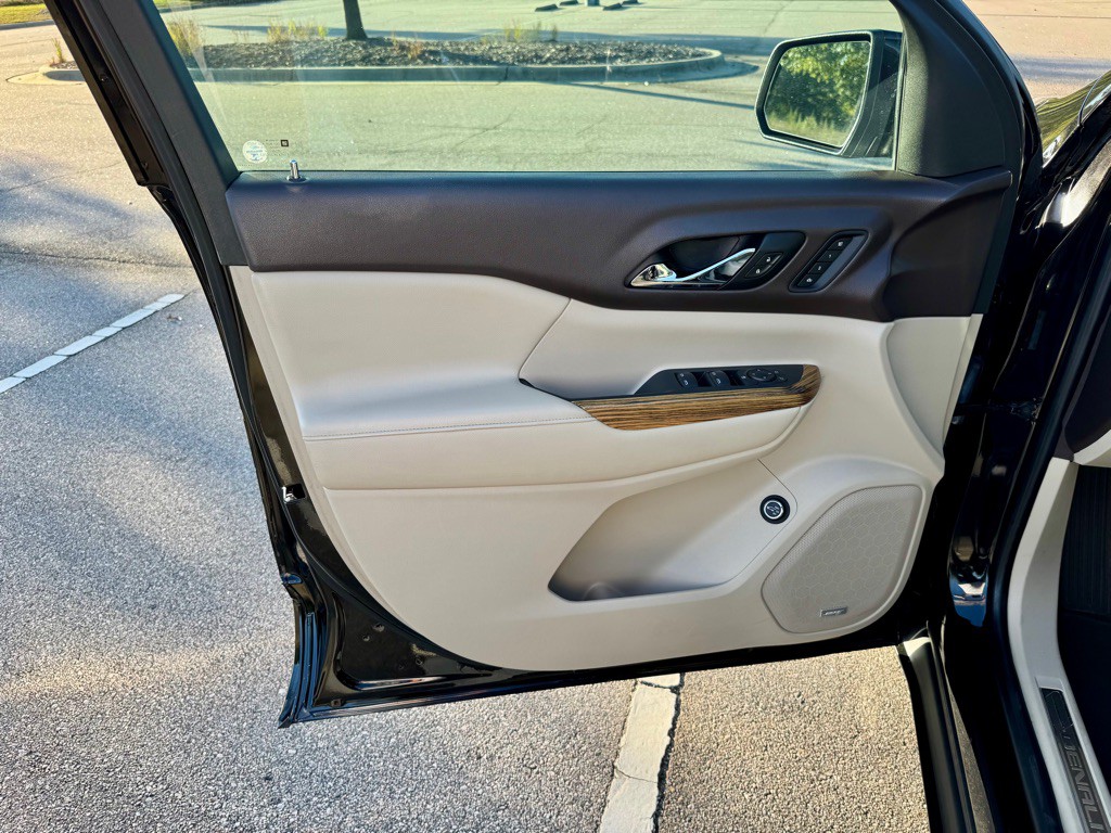 2017 GMC Acadia Image 13