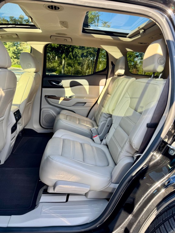 2017 GMC Acadia Image 14
