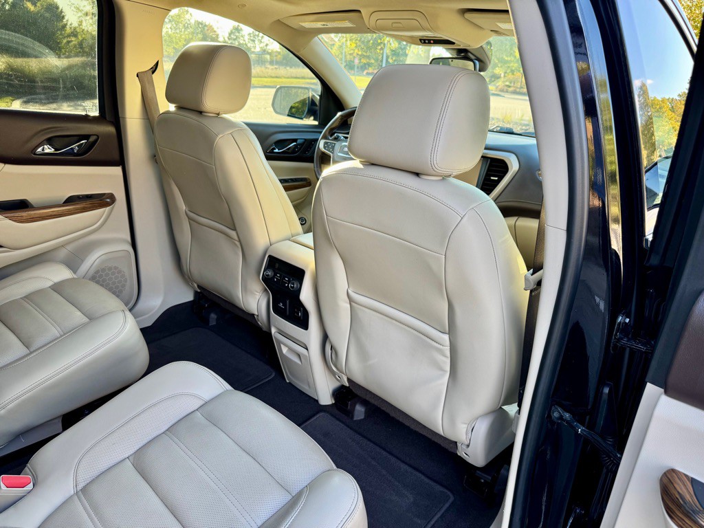 2017 GMC Acadia Image 26
