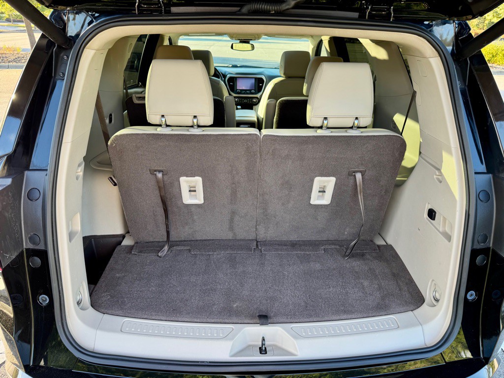 2017 GMC Acadia Image 32