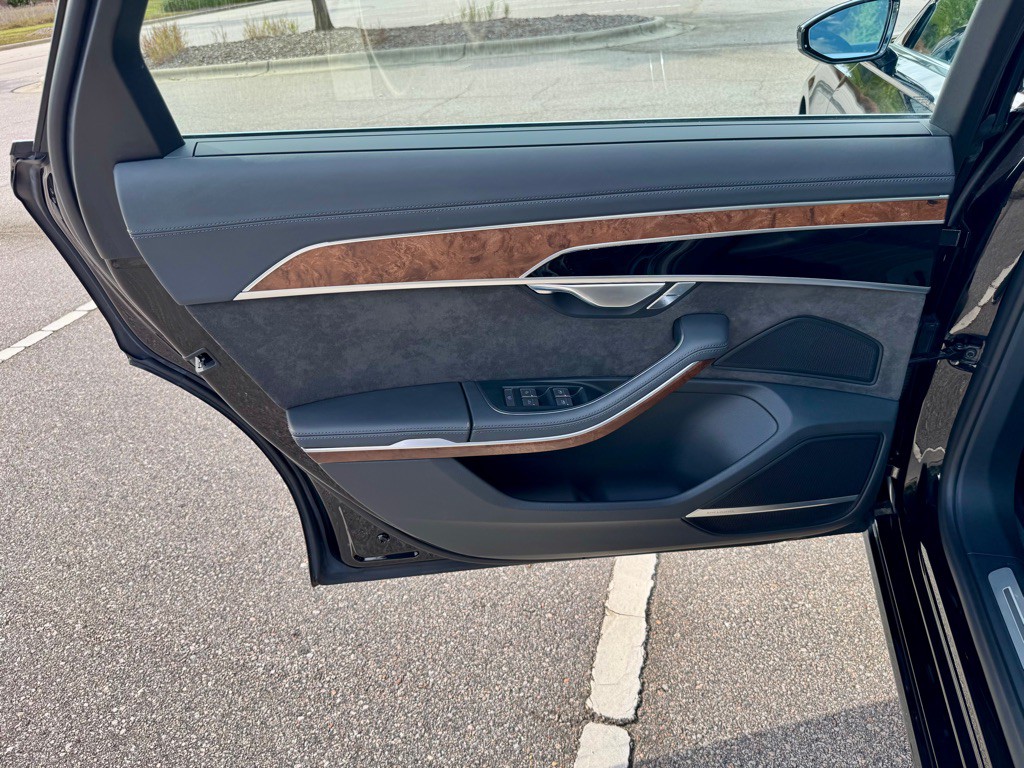 2020 Audi A8 Image 17