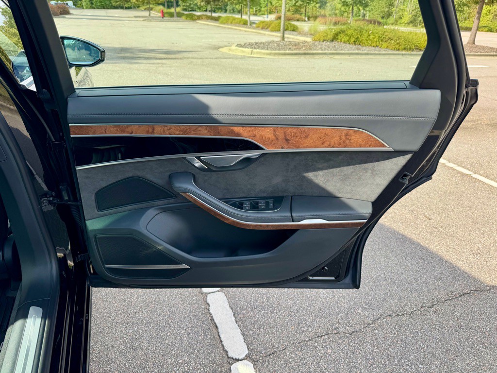 2020 Audi A8 Image 26
