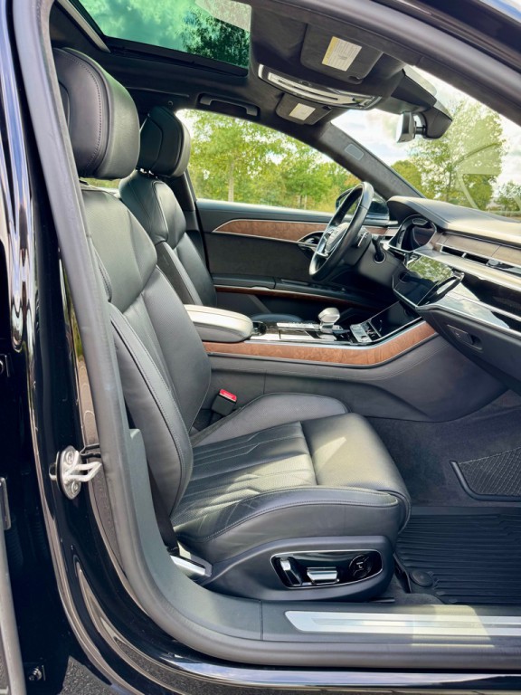 2020 Audi A8 Image 27