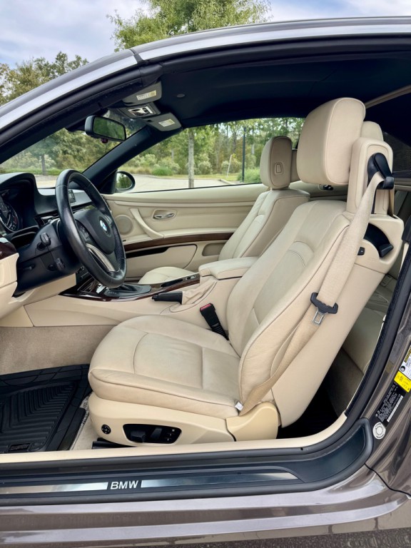 2009 BMW 3 Series Image 10