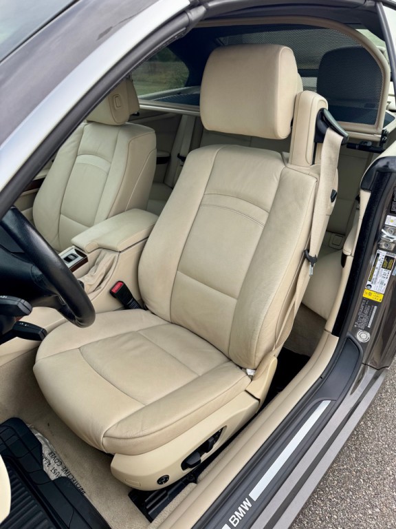 2009 BMW 3 Series Image 11