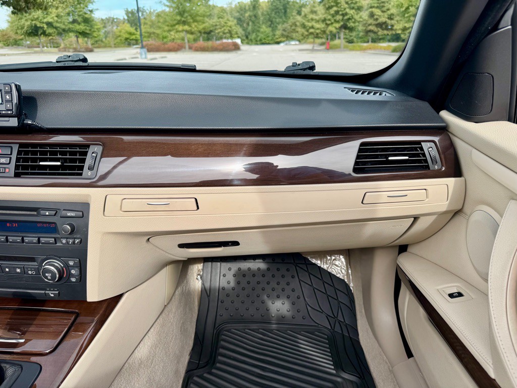 2009 BMW 3 Series Image 26
