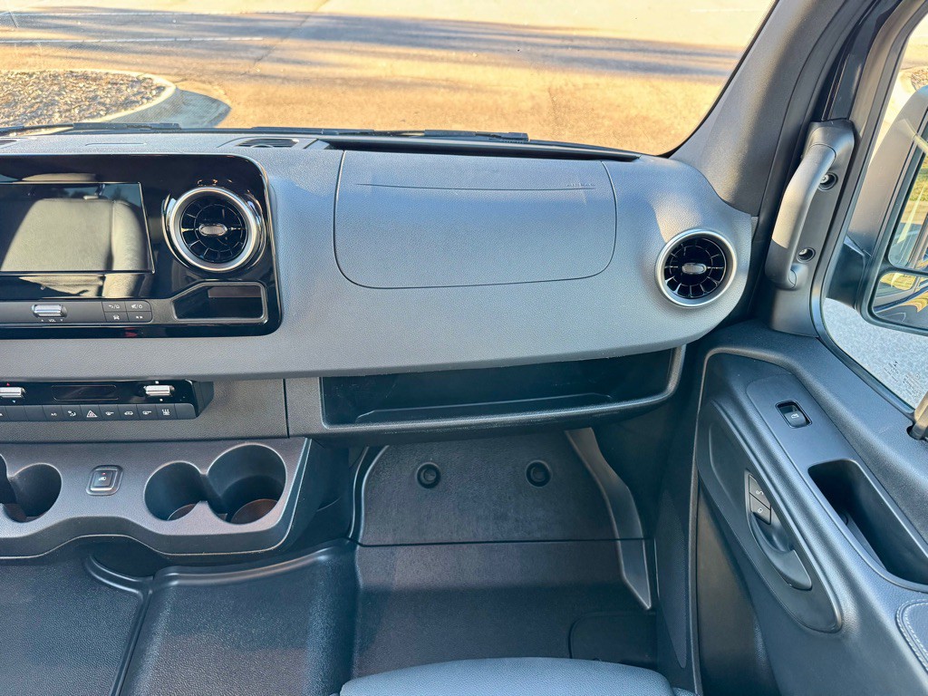 2020 Mercedes-Benz Sprinter Image 21