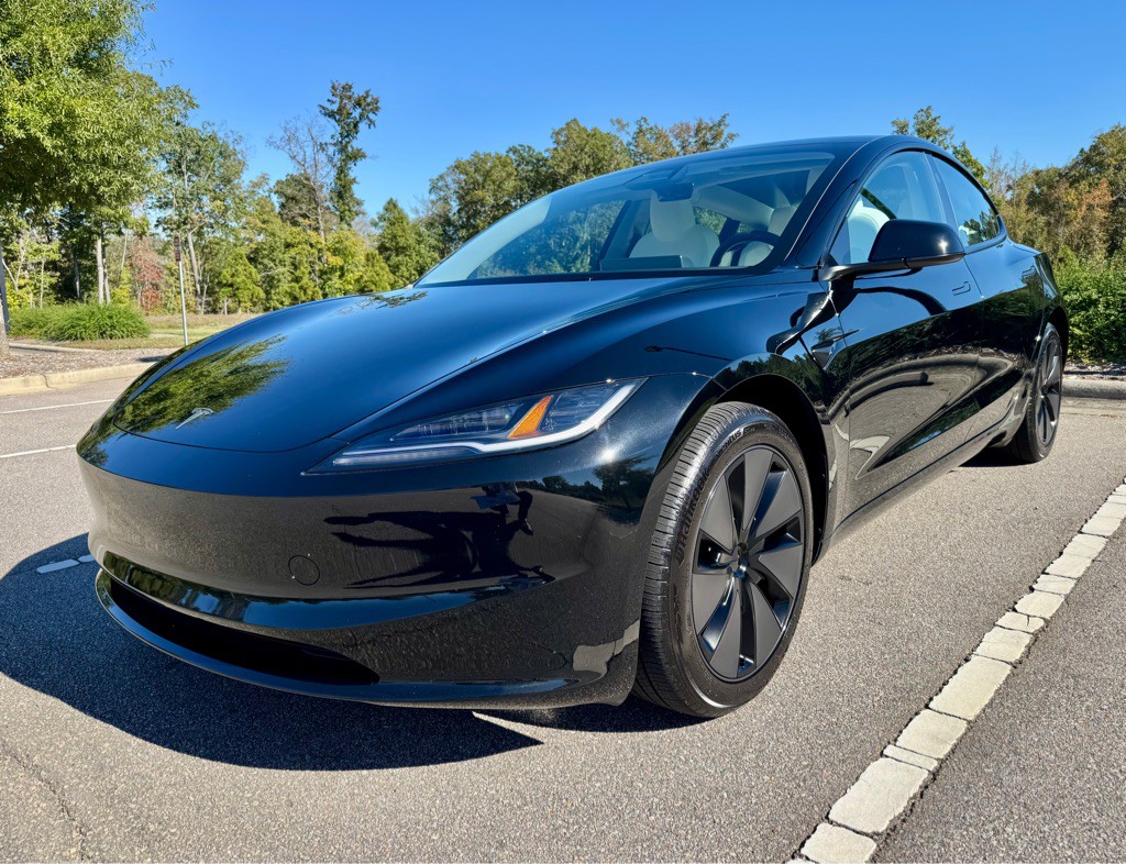 2025 Tesla Model 3 Image 1