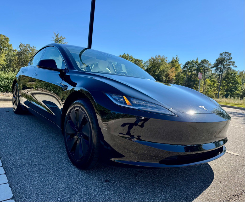 2025 Tesla Model 3 Image 3