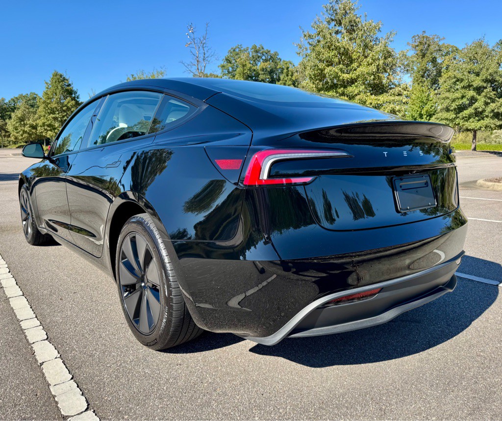 2025 Tesla Model 3 Image 7