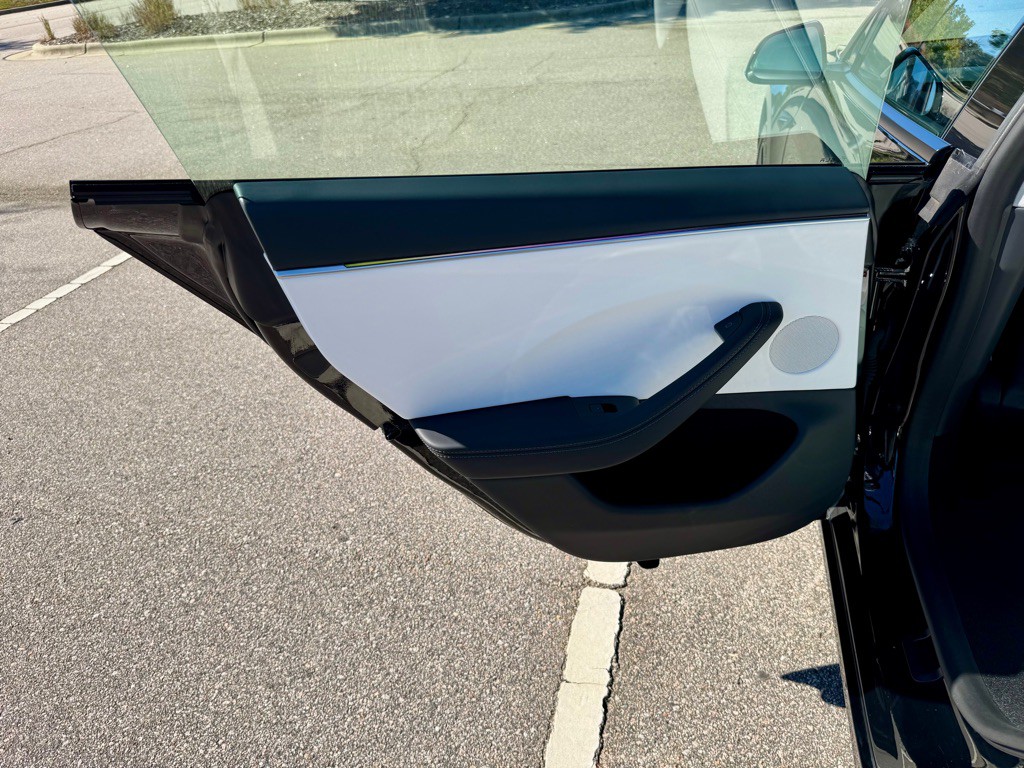 2025 Tesla Model 3 Image 17
