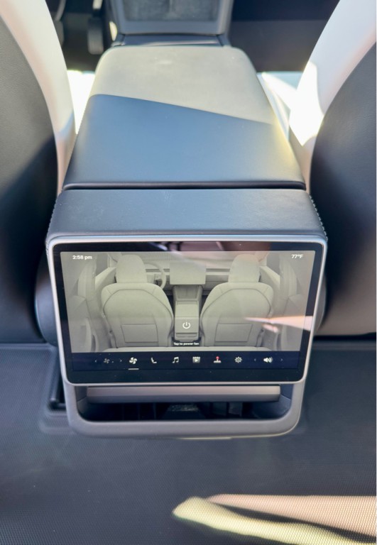 2025 Tesla Model 3 Image 18