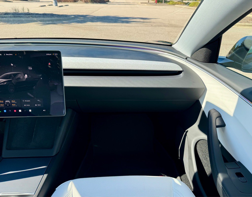 2025 Tesla Model 3 Image 22
