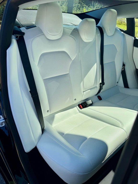 2025 Tesla Model 3 Image 23