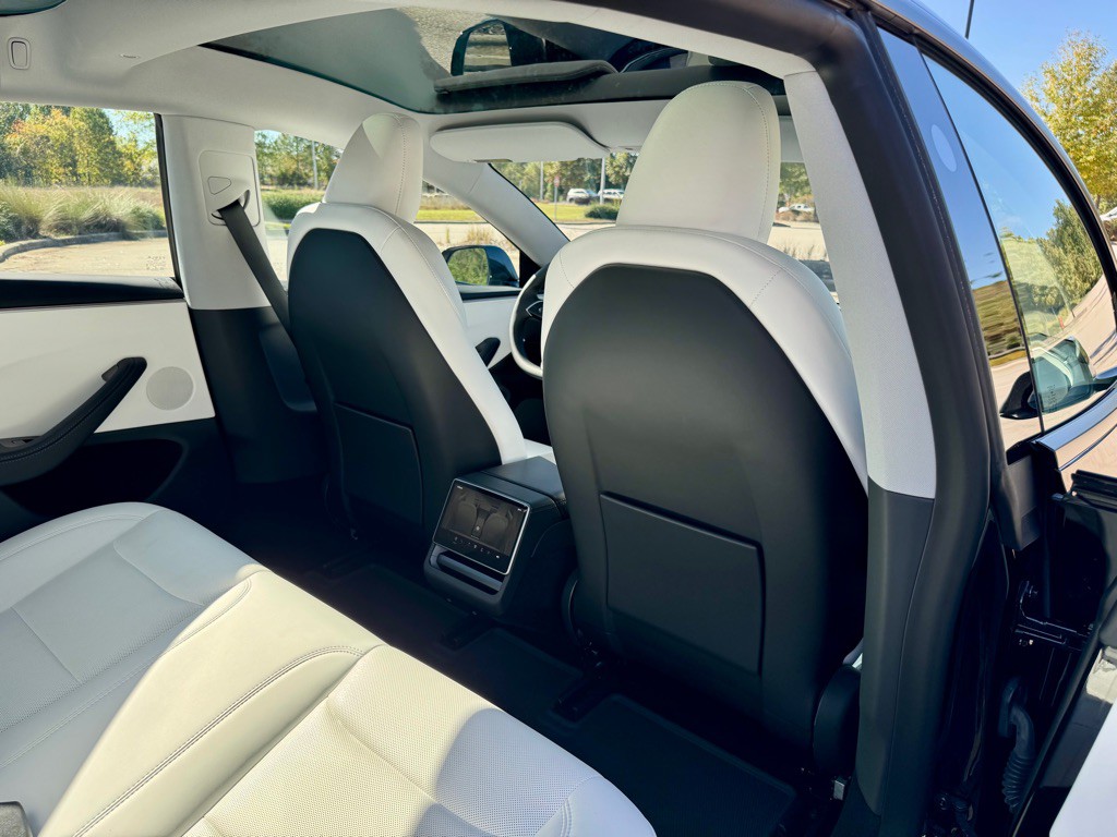 2025 Tesla Model 3 Image 24