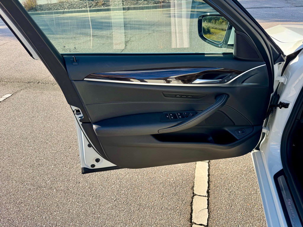 2019 BMW 5 Series Image 13