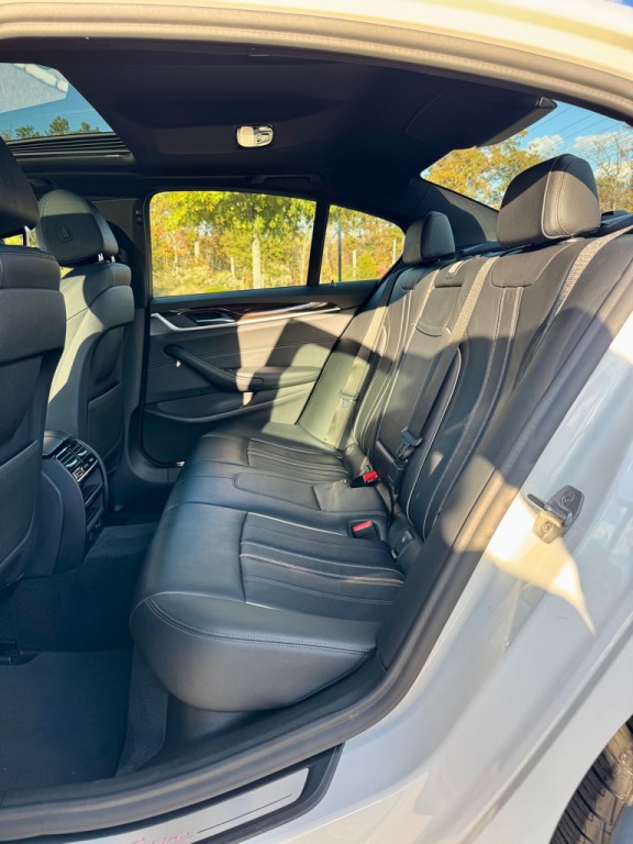 2019 BMW 5 Series Image 14