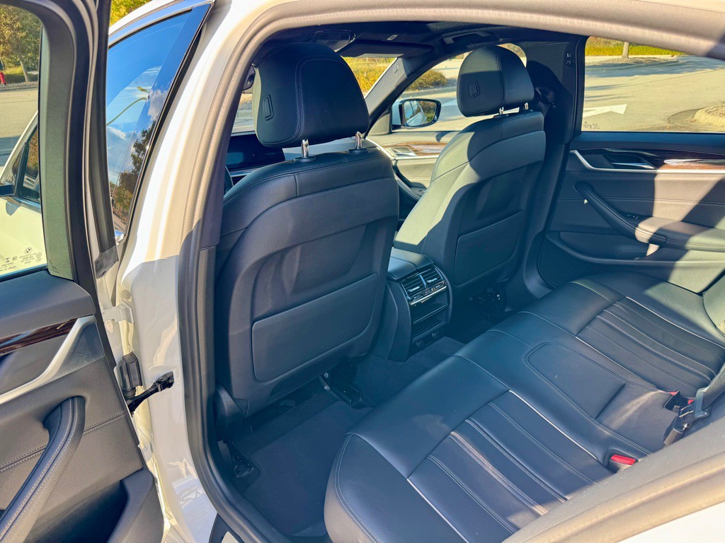 2019 BMW 5 Series Image 16