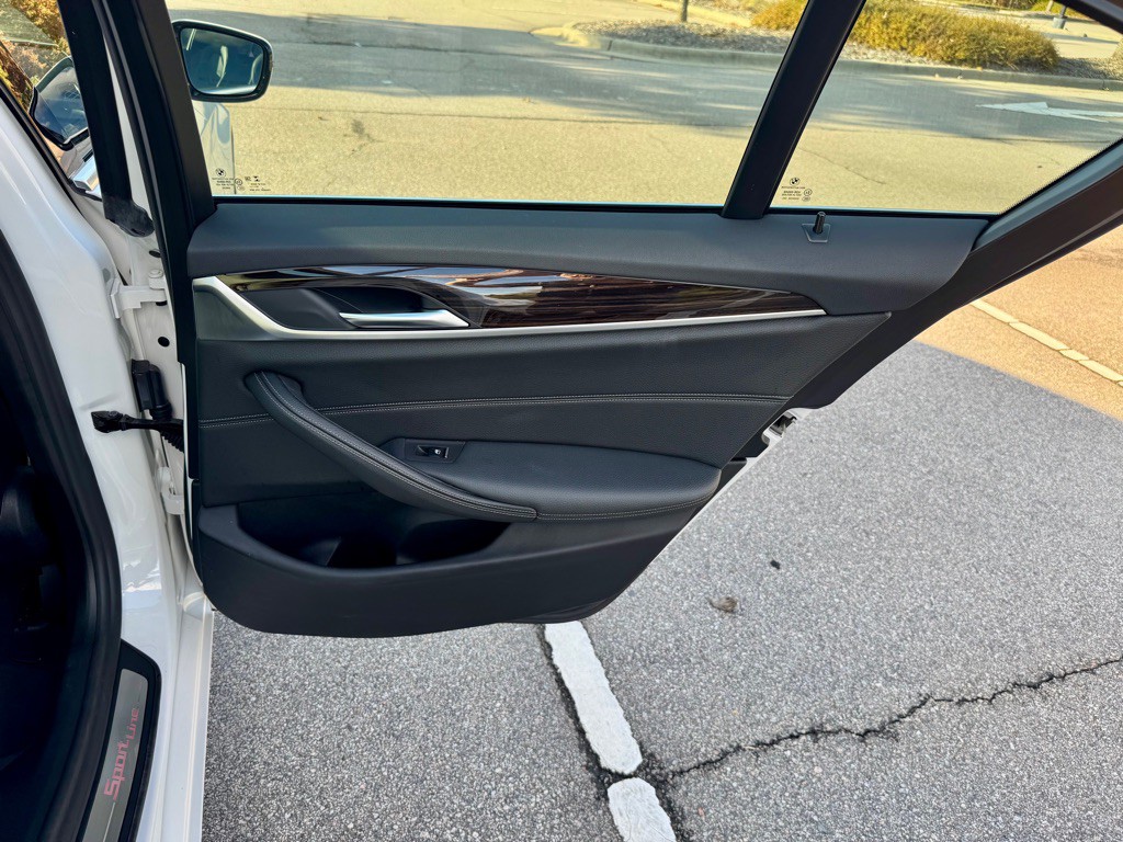 2019 BMW 5 Series Image 25