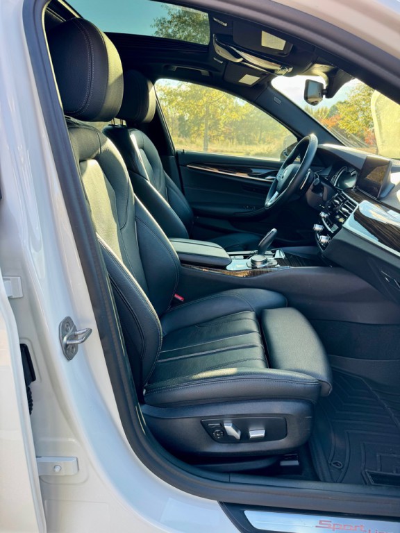 2019 BMW 5 Series Image 26