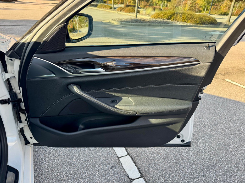 2019 BMW 5 Series Image 29