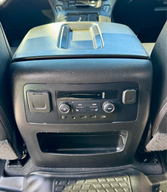 2020 Chevrolet Tahoe Image 17