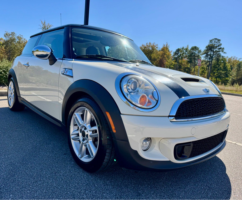 2011 MINI Cooper Image 3