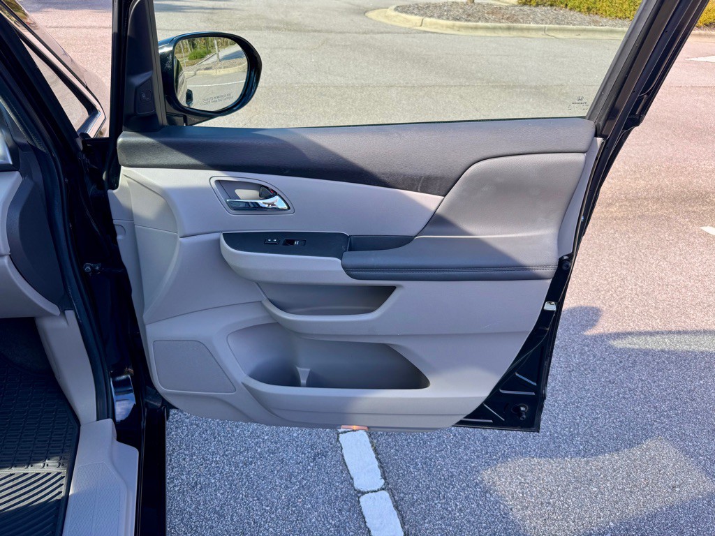 2014 Honda Odyssey Image 27