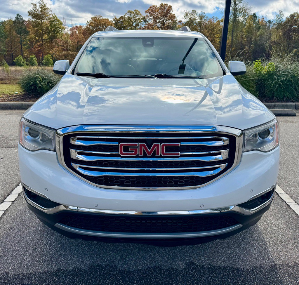 2019 GMC Acadia Image 2
