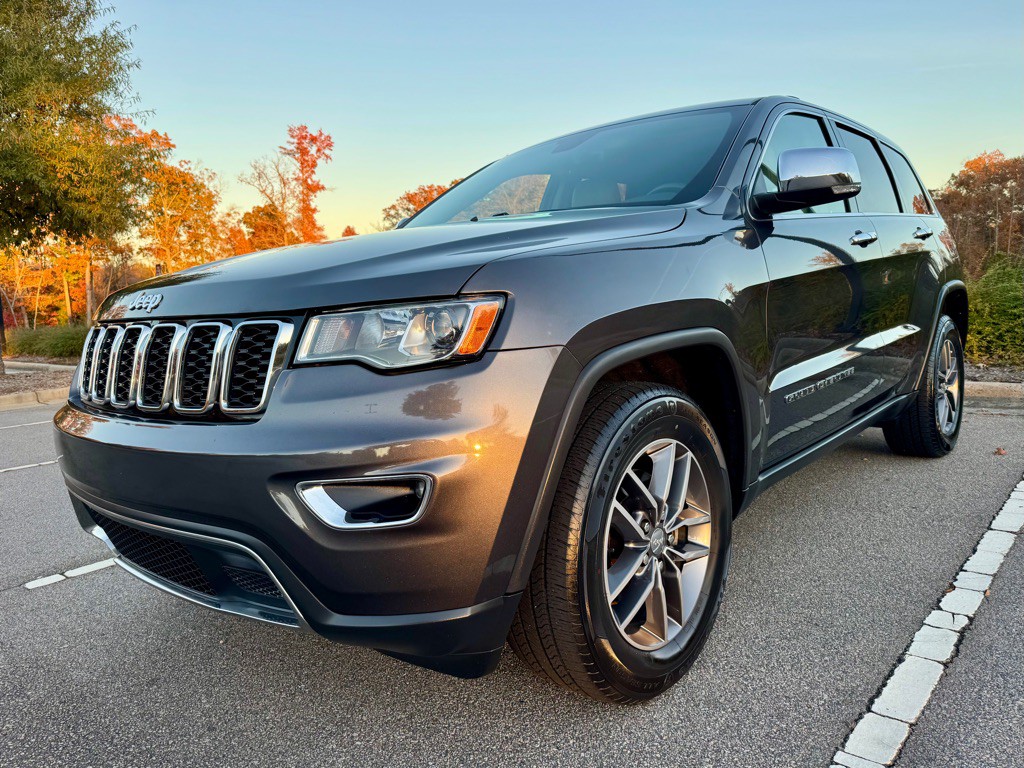 2017 Jeep Grand Cherokee Image 1