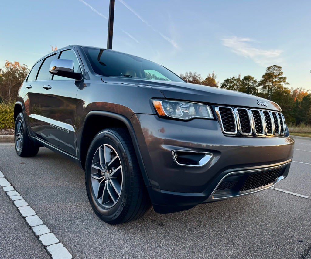 2017 Jeep Grand Cherokee Image 3