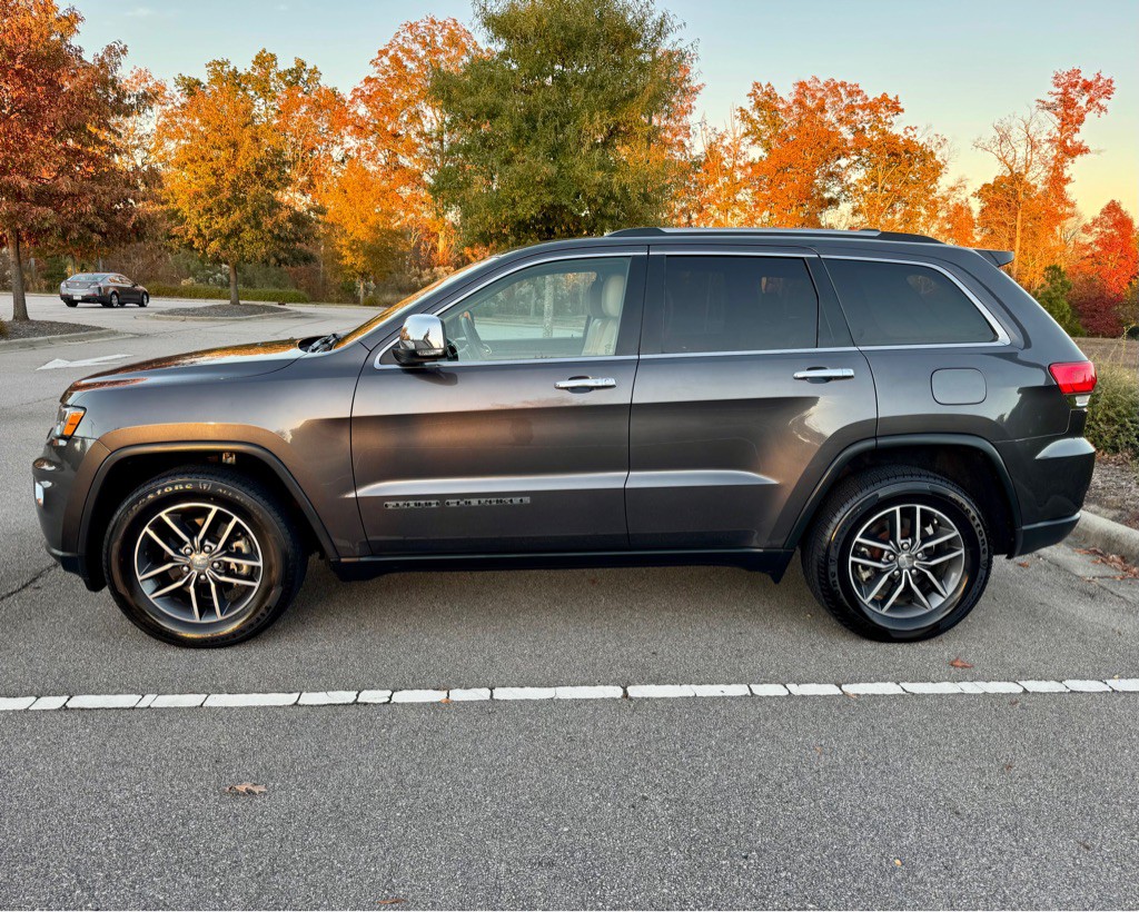 2017 Jeep Grand Cherokee Image 8