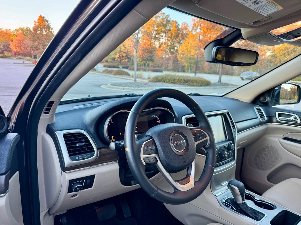 2017 Jeep Grand Cherokee Image 10
