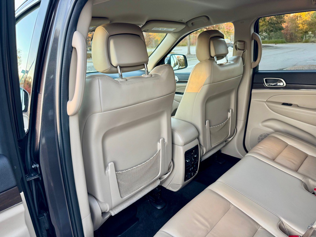 2017 Jeep Grand Cherokee Image 14