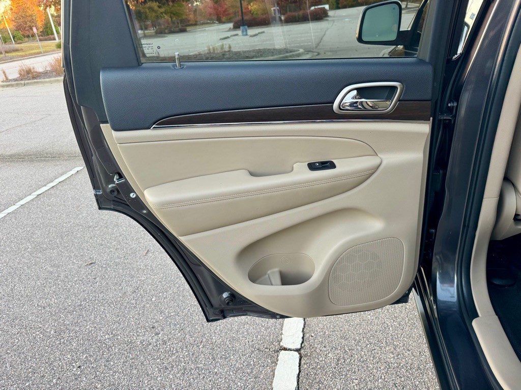 2017 Jeep Grand Cherokee Image 15