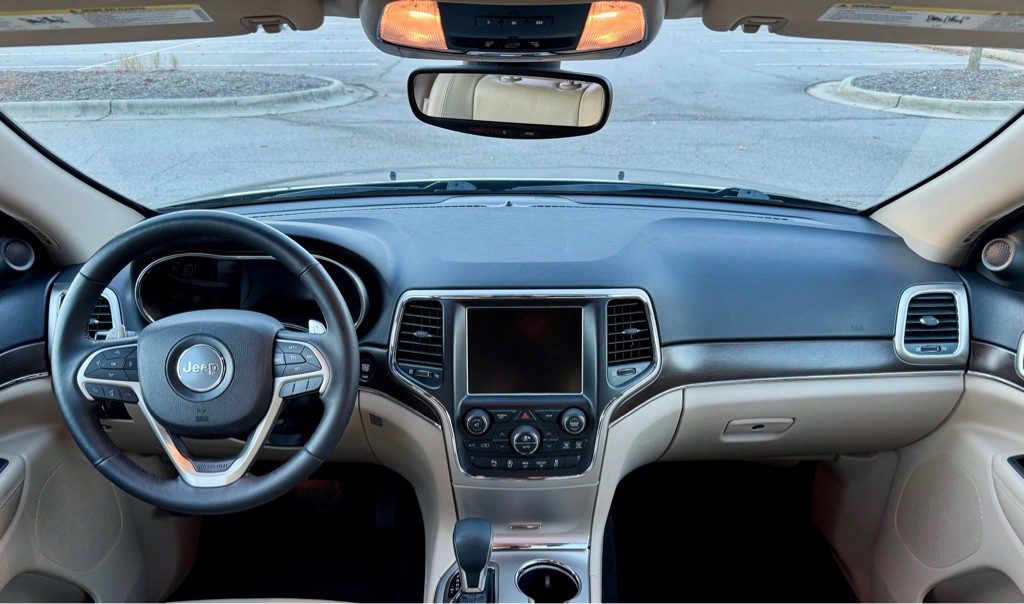 2017 Jeep Grand Cherokee Image 16