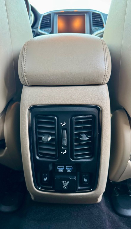 2017 Jeep Grand Cherokee Image 24