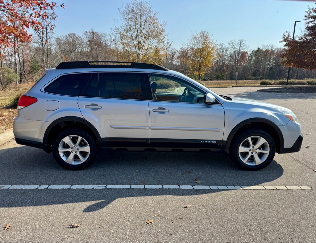 2014 Subaru Outback Image 4