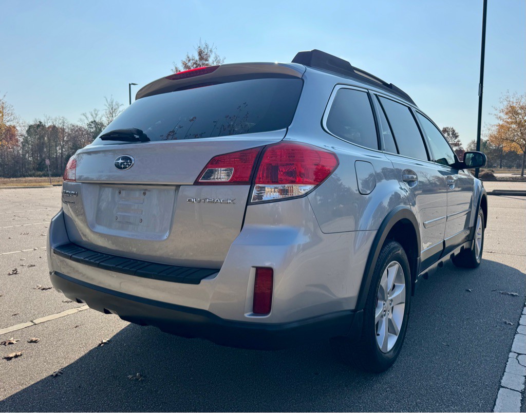 2014 Subaru Outback Image 5