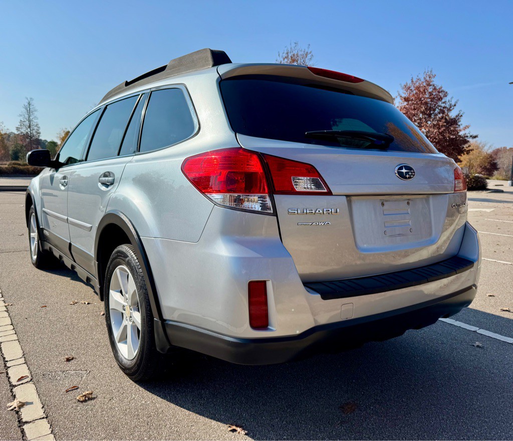 2014 Subaru Outback Image 7