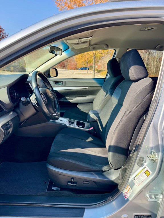 2014 Subaru Outback Image 9