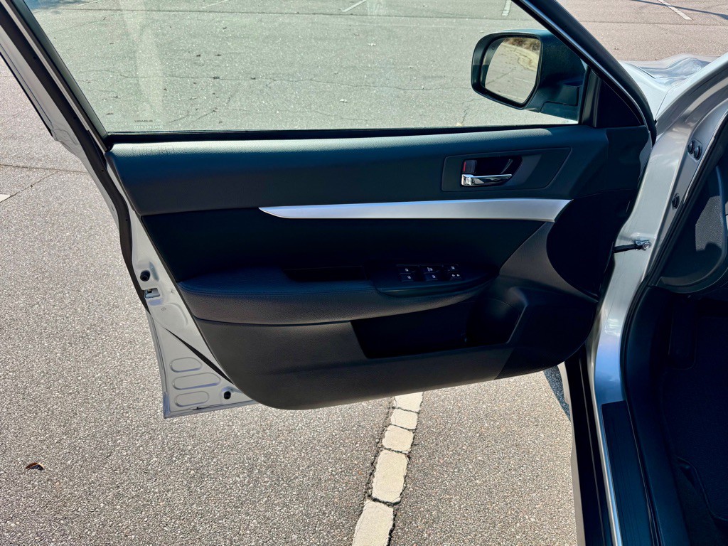 2014 Subaru Outback Image 12