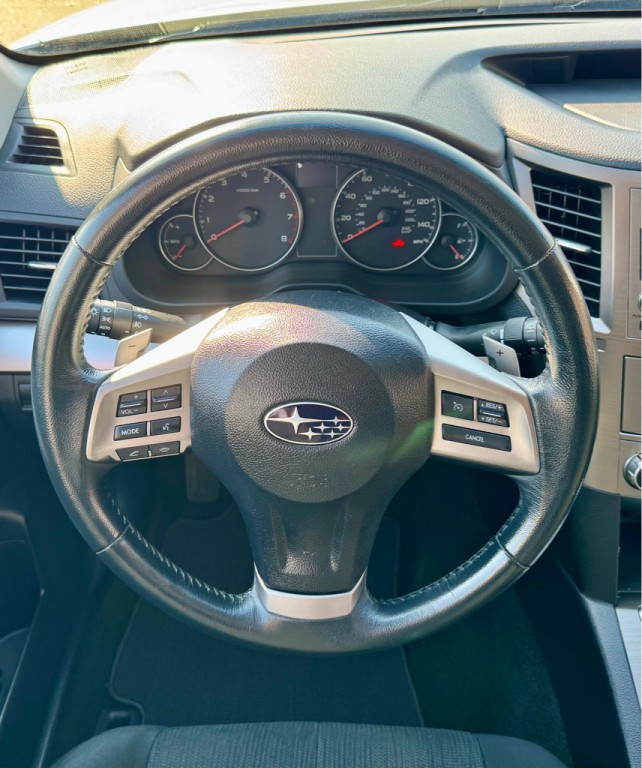 2014 Subaru Outback Image 18