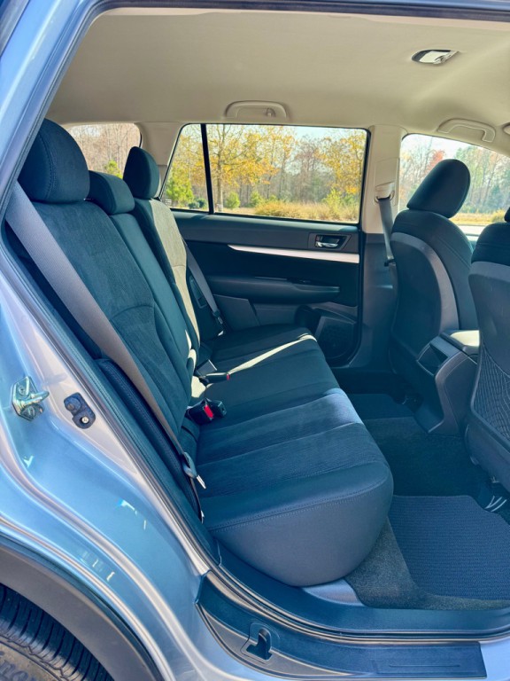 2014 Subaru Outback Image 21