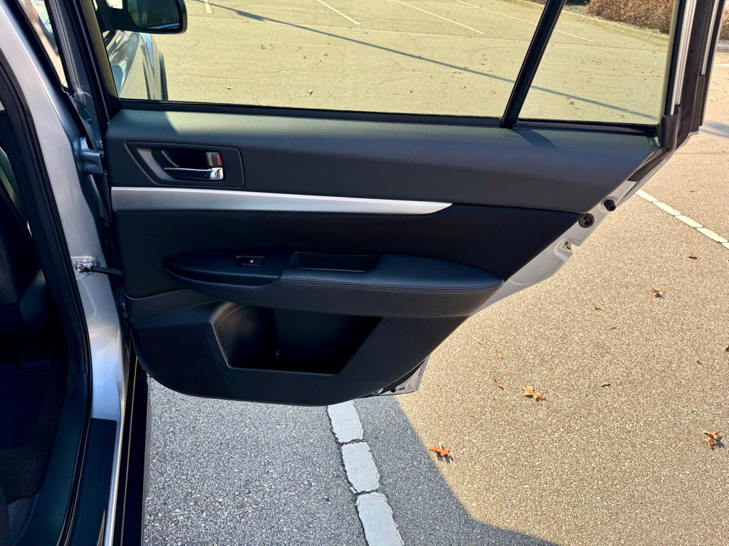 2014 Subaru Outback Image 24